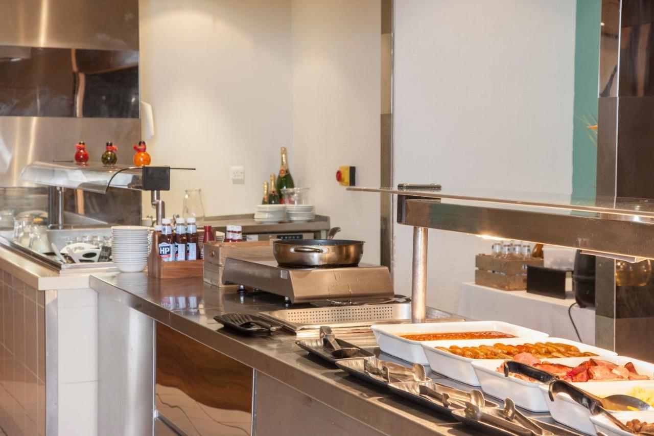 Holiday Inn Runcorn M56 Junction 12 By Ihg Экстерьер фото