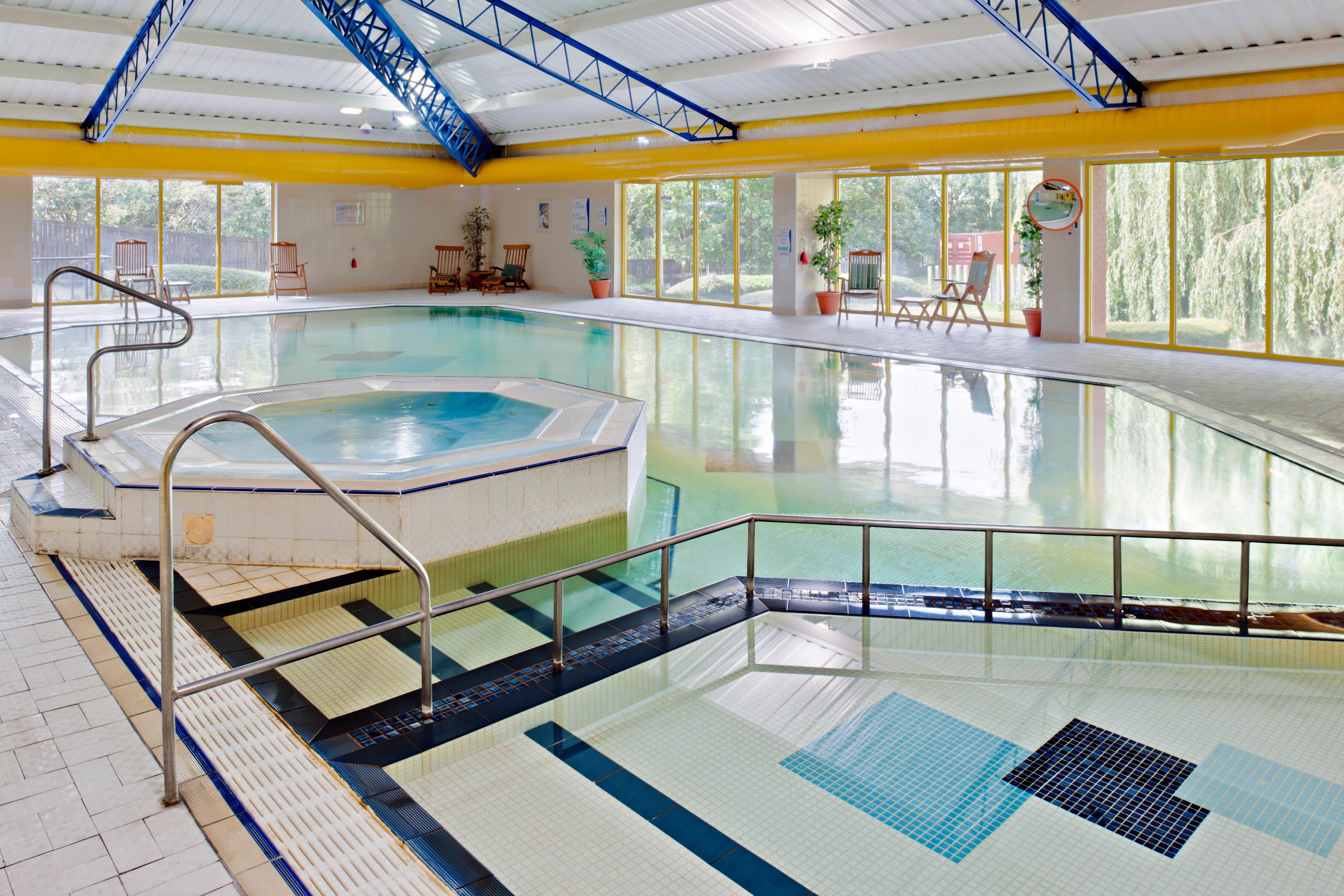 Holiday Inn Runcorn M56 Junction 12 By Ihg Экстерьер фото