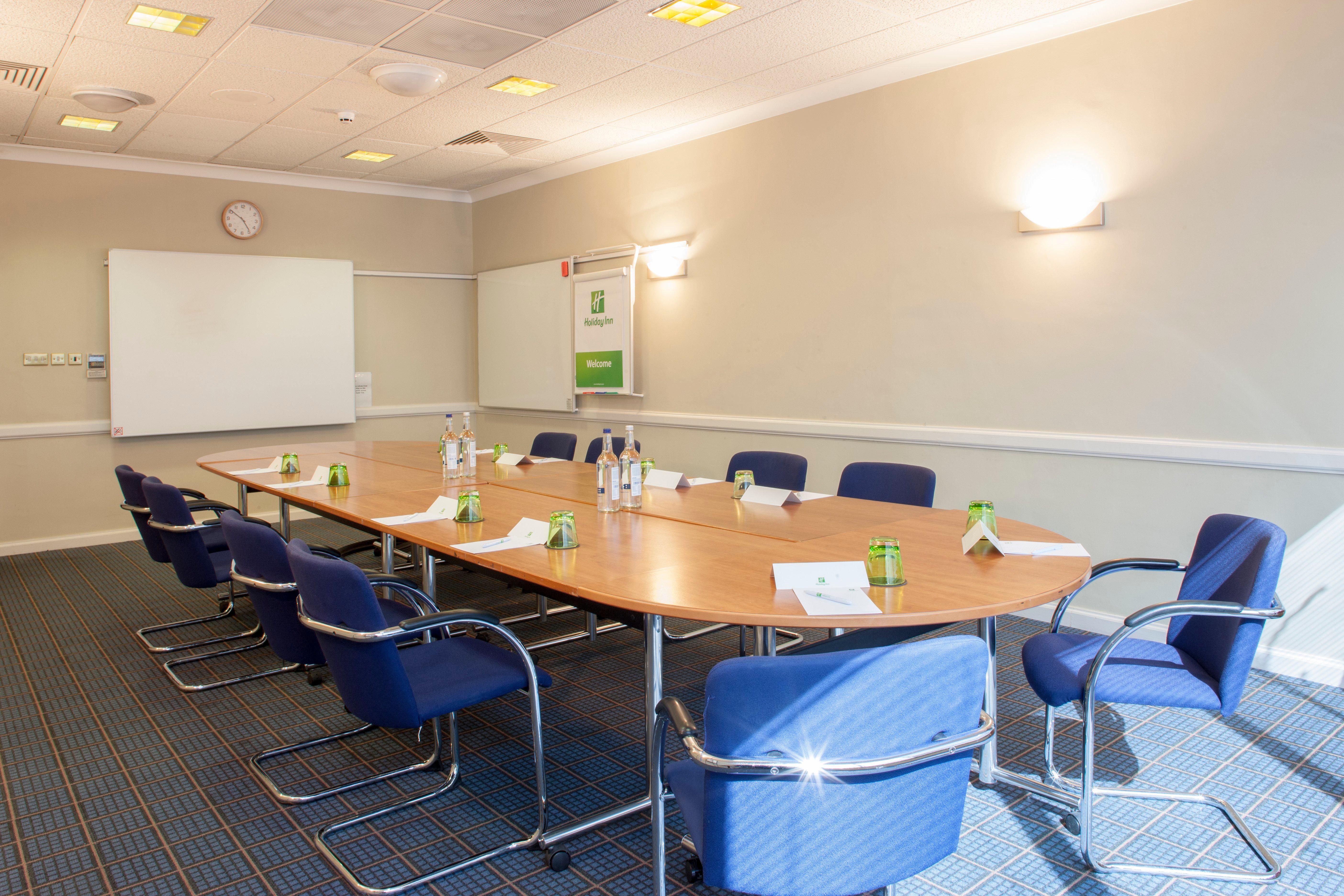 Holiday Inn Runcorn M56 Junction 12 By Ihg Экстерьер фото