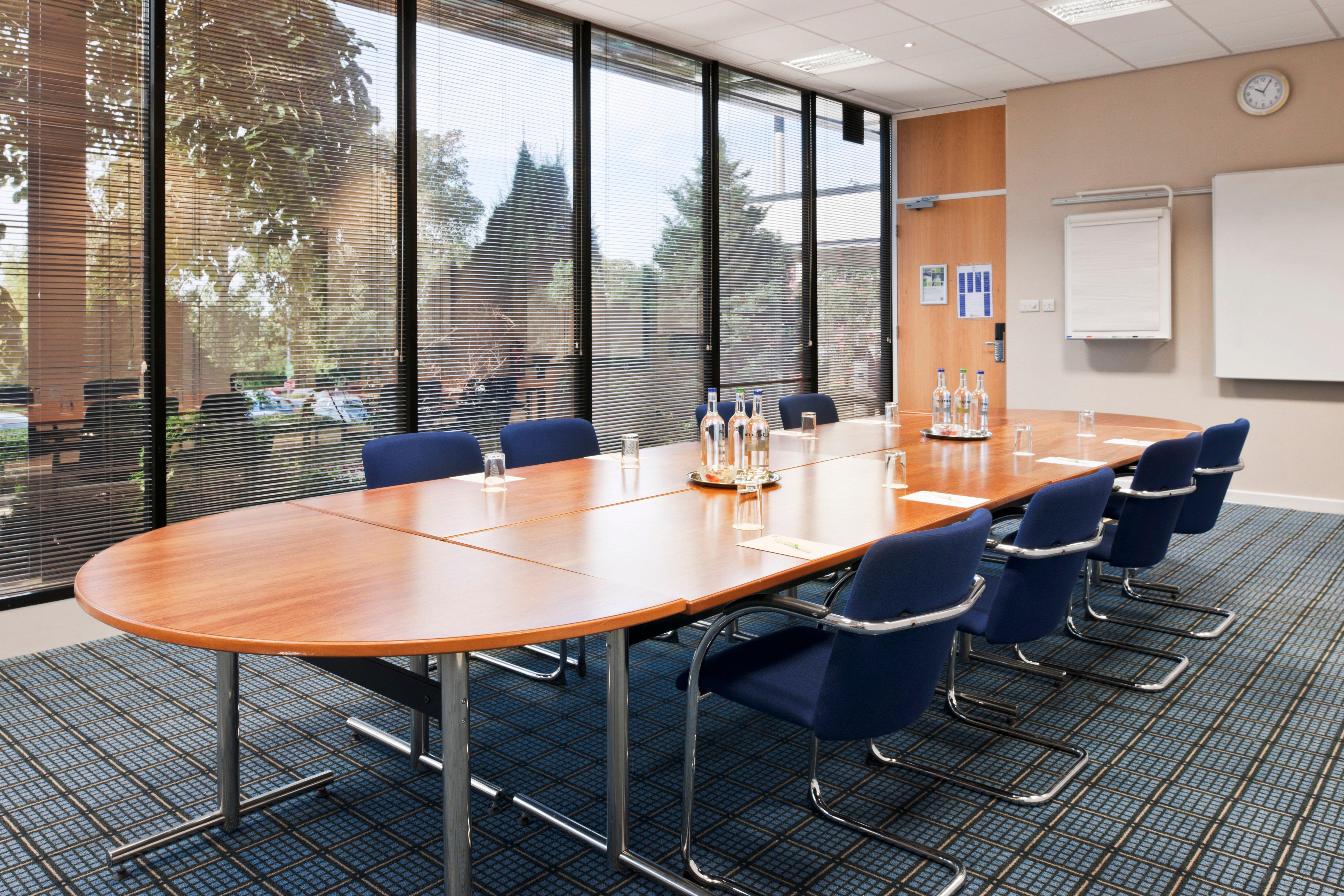 Holiday Inn Runcorn M56 Junction 12 By Ihg Экстерьер фото