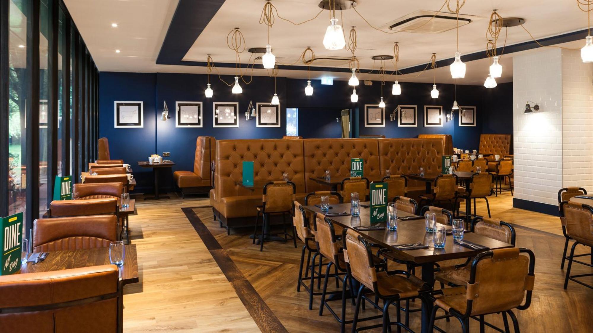 Holiday Inn Runcorn M56 Junction 12 By Ihg Экстерьер фото