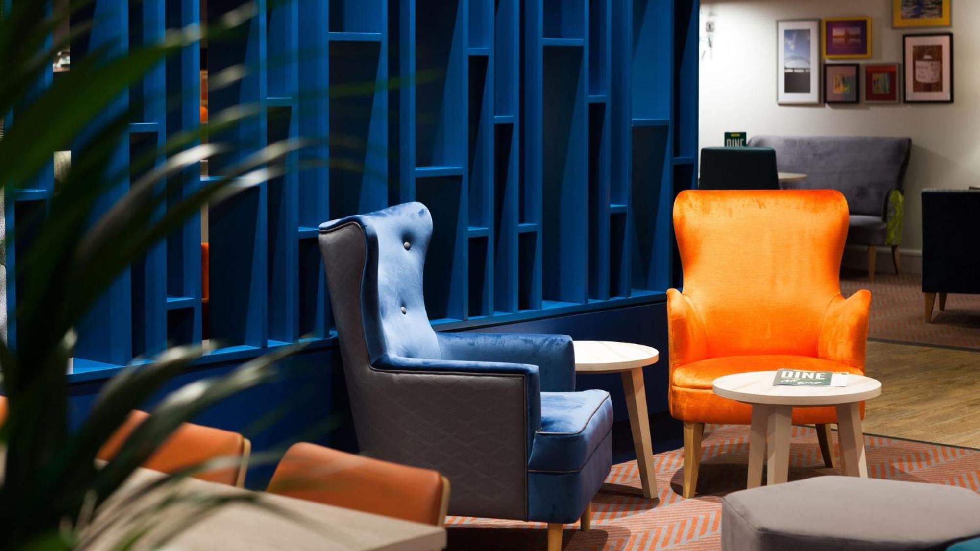 Holiday Inn Runcorn M56 Junction 12 By Ihg Экстерьер фото