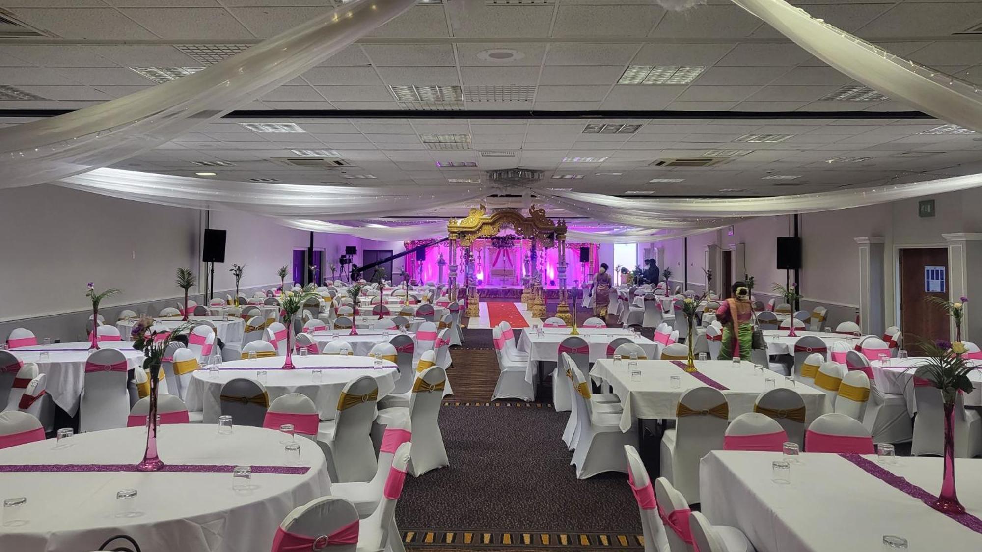 Holiday Inn Runcorn M56 Junction 12 By Ihg Экстерьер фото