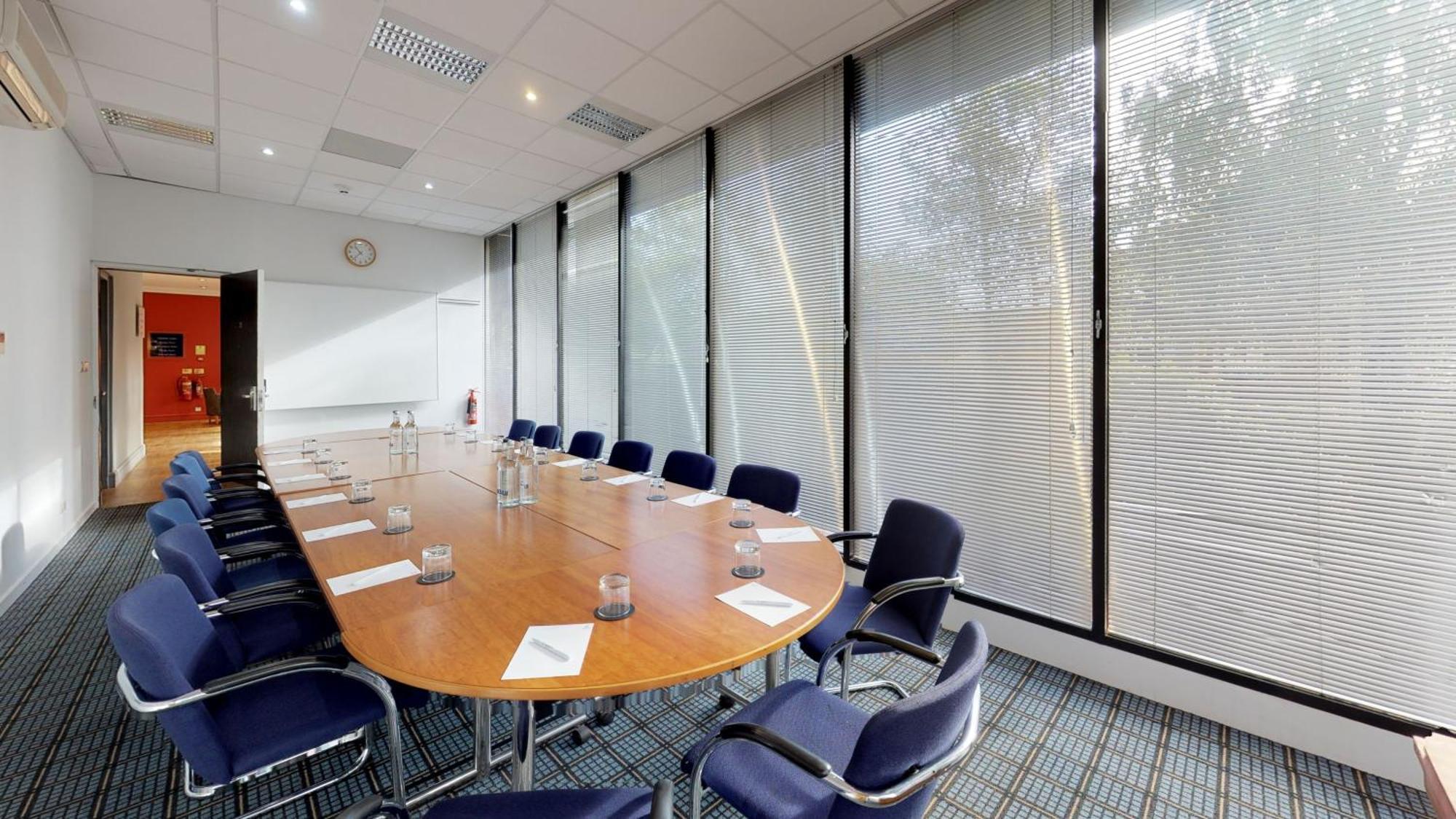 Holiday Inn Runcorn M56 Junction 12 By Ihg Экстерьер фото