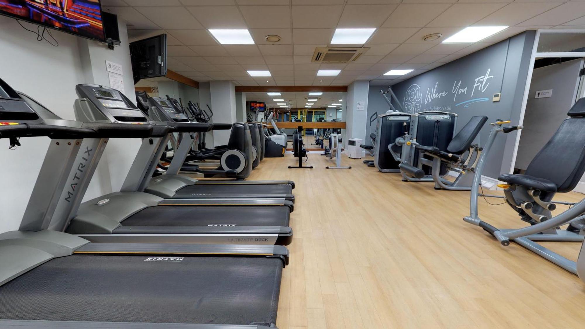 Holiday Inn Runcorn M56 Junction 12 By Ihg Экстерьер фото