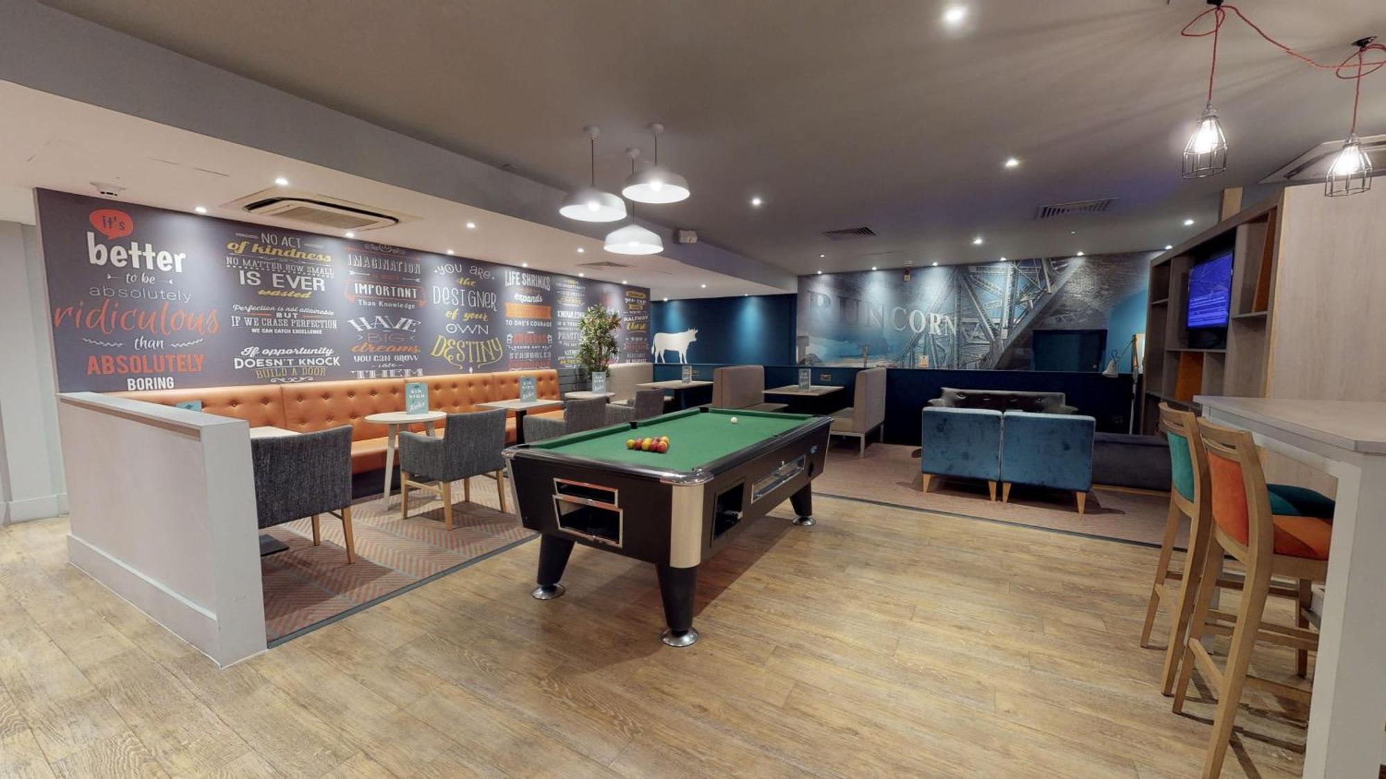 Holiday Inn Runcorn M56 Junction 12 By Ihg Экстерьер фото