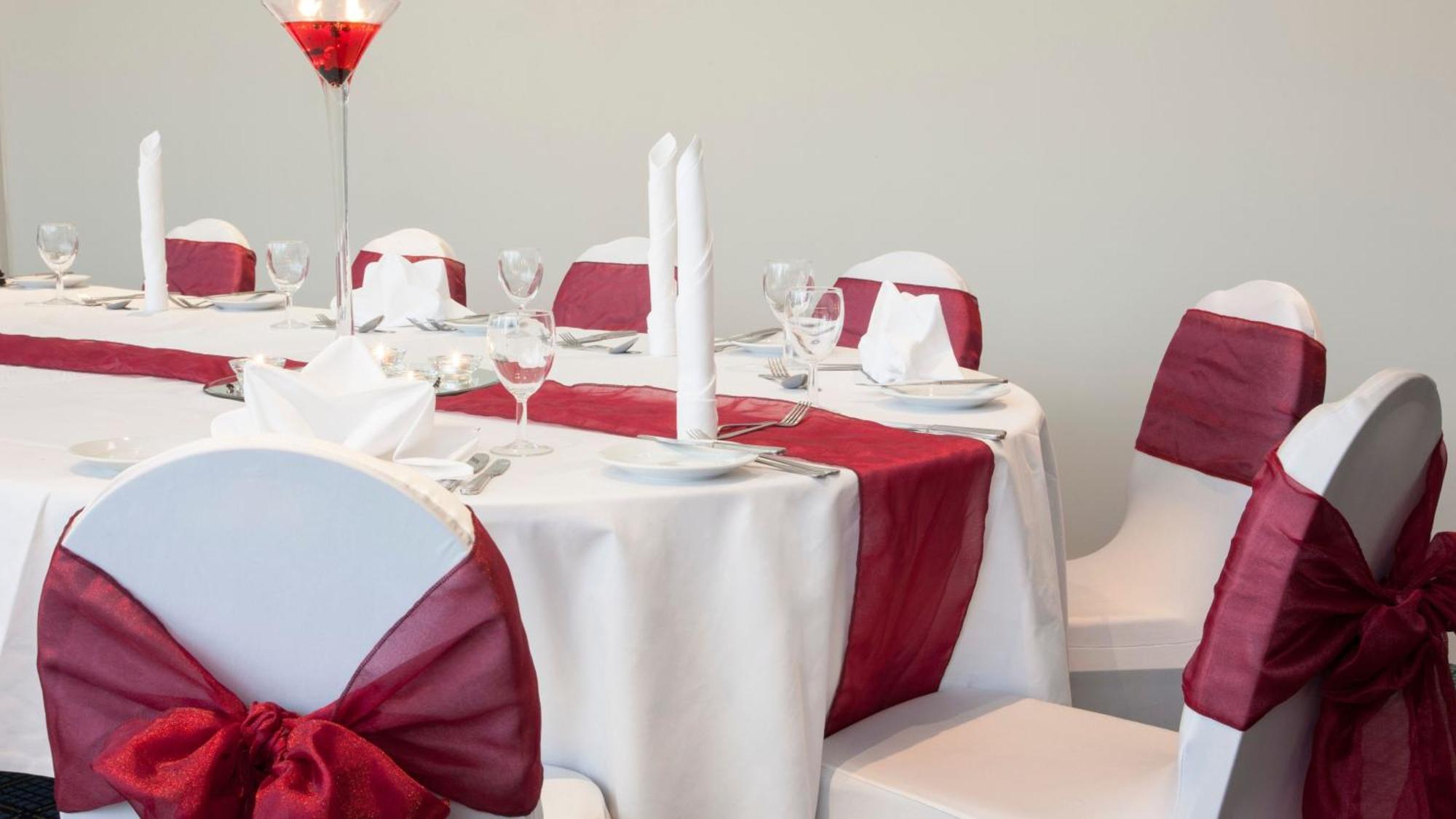 Holiday Inn Runcorn M56 Junction 12 By Ihg Экстерьер фото